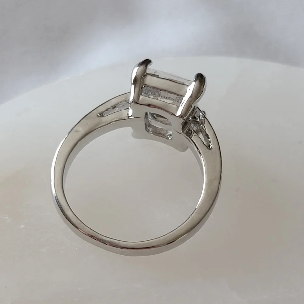 Ring solitaire faux